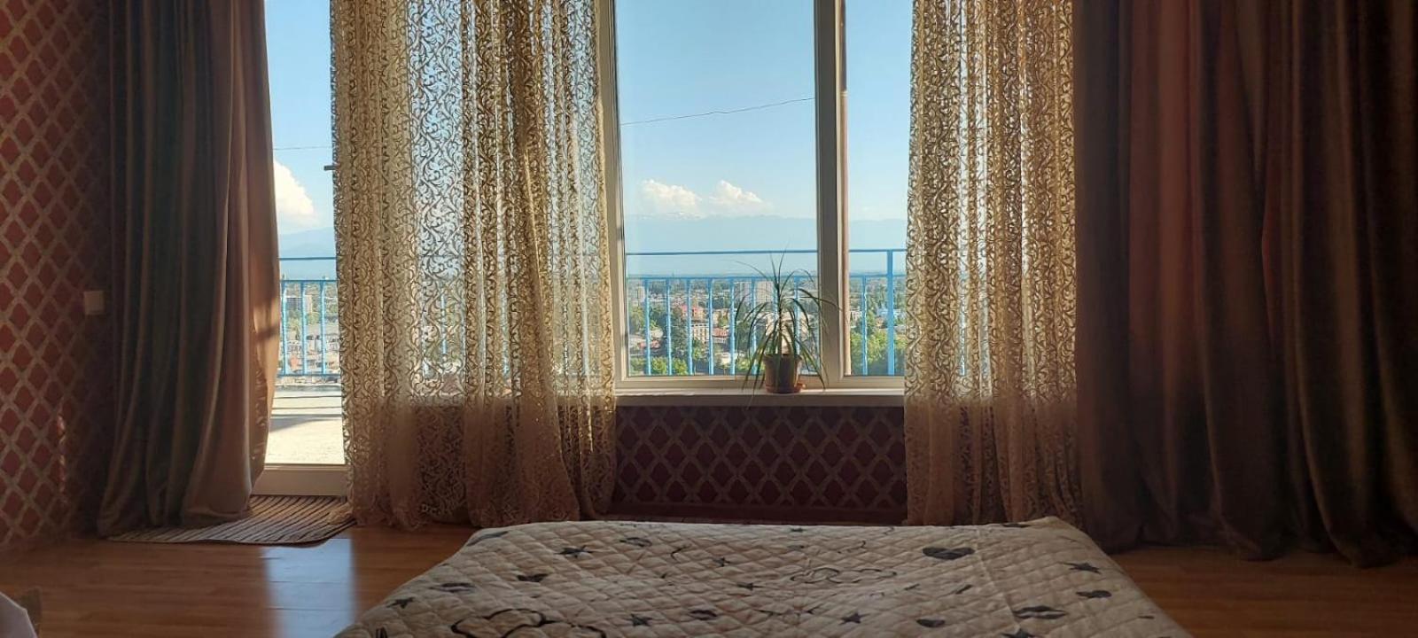 Albergue Panorama In Kutaisi Habitación foto